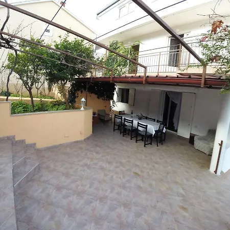Apartments Ljiljana Trogir Exterior photo