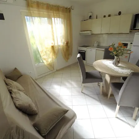Apartments Ljiljana Trogir Exterior photo