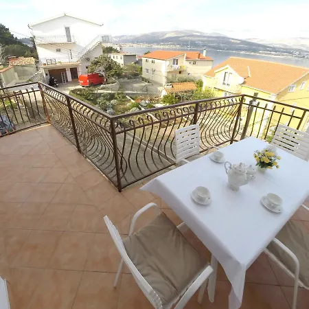 Apartments Ljiljana Trogir Exterior photo